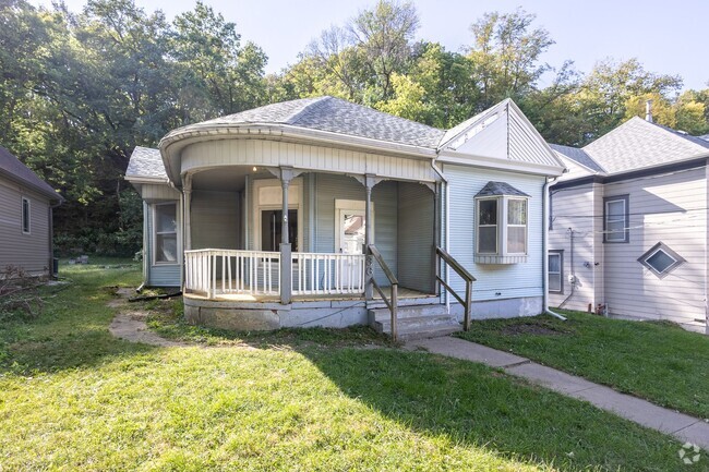 Building Photo - Adorable 3 Bed 1.5 Bath Single-Family Home