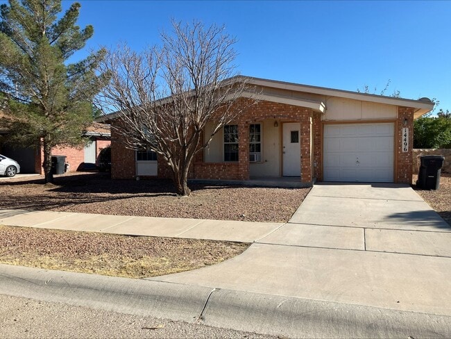 Building Photo - Available Now! Rental