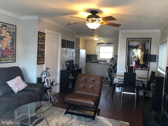 Photo - 212 W 6th Ave