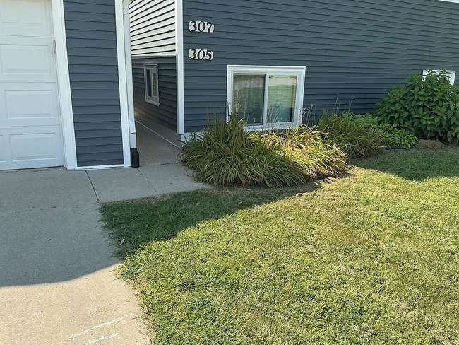 305 Abraham Dr