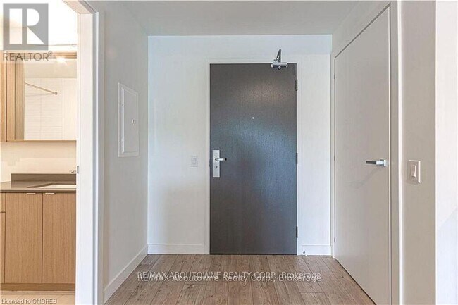 Photo - 133 Bronte Rd Unité B0822