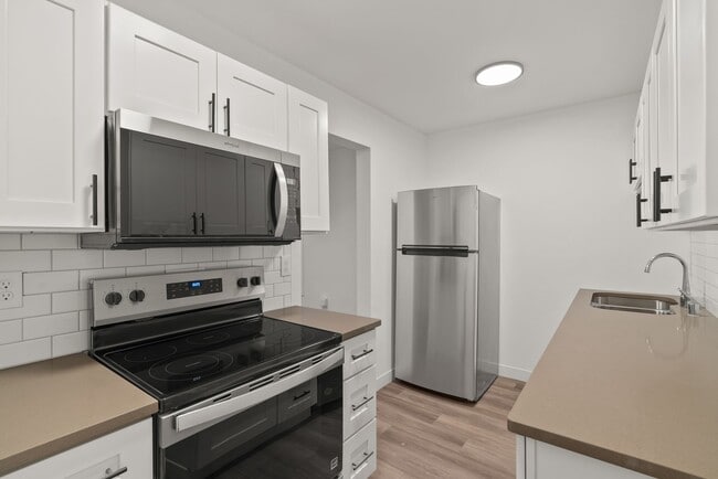Photo - Cambridge Court Apartments