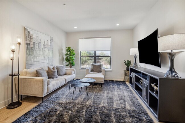 Building Photo - 2137 Pelham Dr Rental