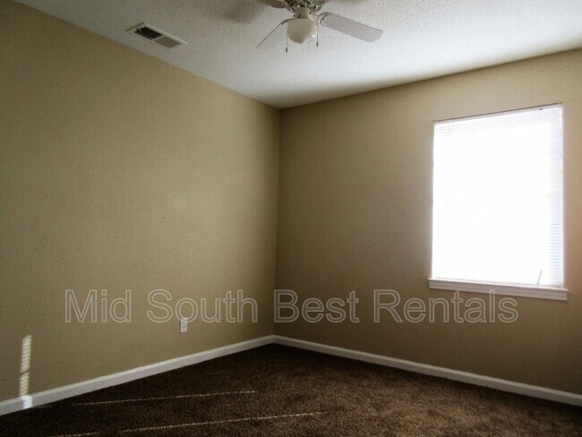 Photo - 4264 Westmont Rd