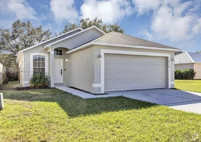 Building Photo - 2110 Whispering Trails Blvd Rental