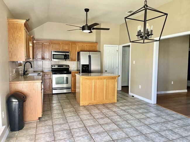 Photo - 17410 Chasefield Ave