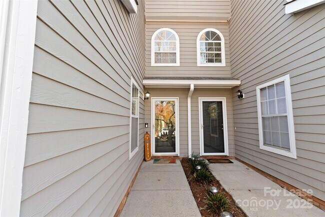 Photo - 8914 St Pierre Ln