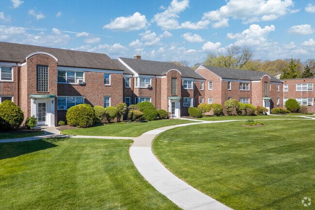 Building Photo - The Residences at Garden City
