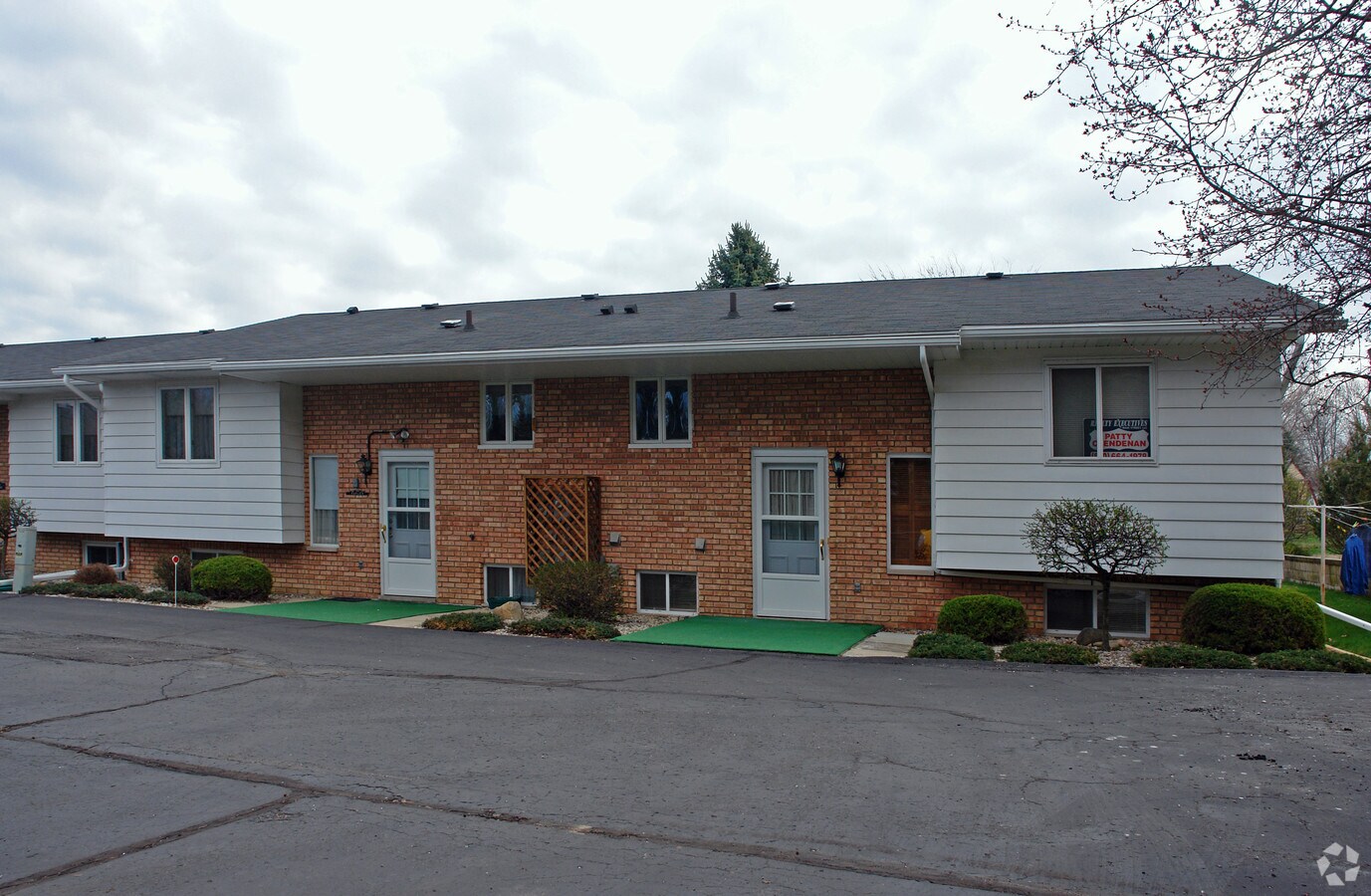 Photo - Gateway Village