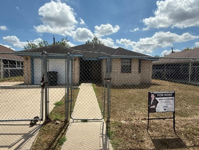 Building Photo - 108 N Mina De Oro St Rental