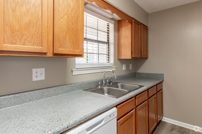 1BR, 1BA - 928SF (Type C) - Kitchen
