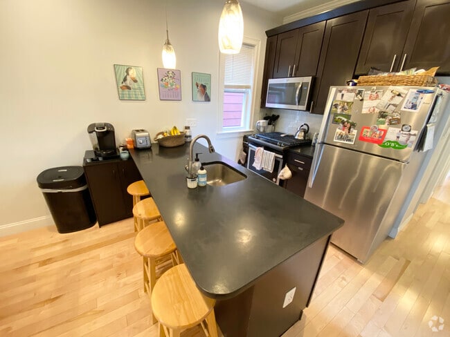 Building Photo - 119 G St Unit 3 Rental