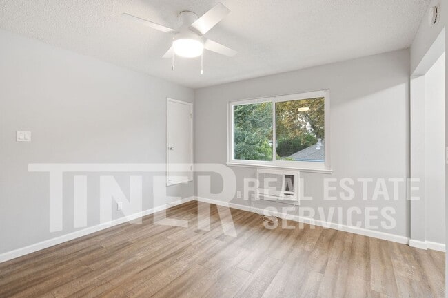 Photo - 1111 W St Unit #4