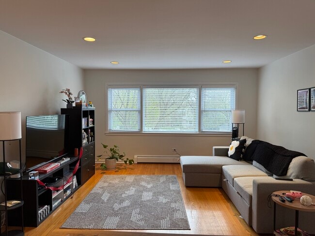 Photo - 2145 Ridge Ave Unit 3A