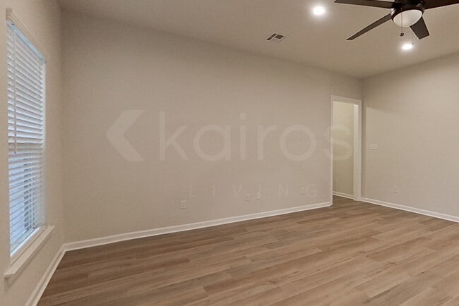 Photo - 313 Peppercorn Wy