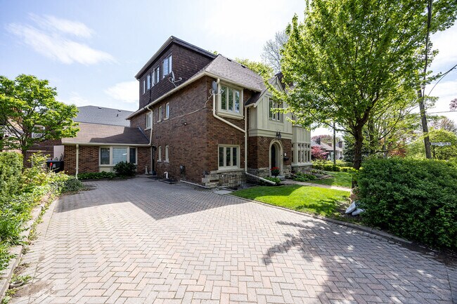 Photo - 131 Highbourne Rd