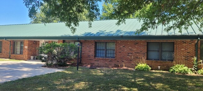 Building Photo - Dogwood Lane Rental