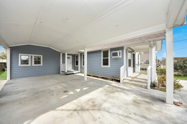 Photo - 215 St Charles Dr