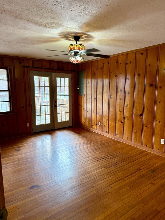 Photo - 909 President Ave