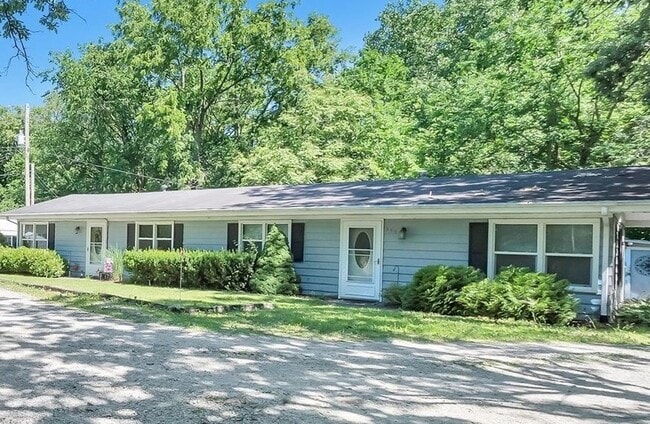 Building Photo - 607 W Bluff St