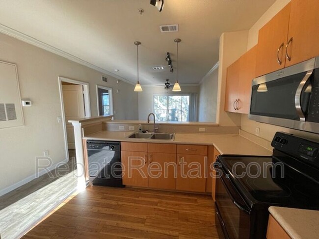 Photo - 8290 Gate Pkwy W Unidad #187 Rental