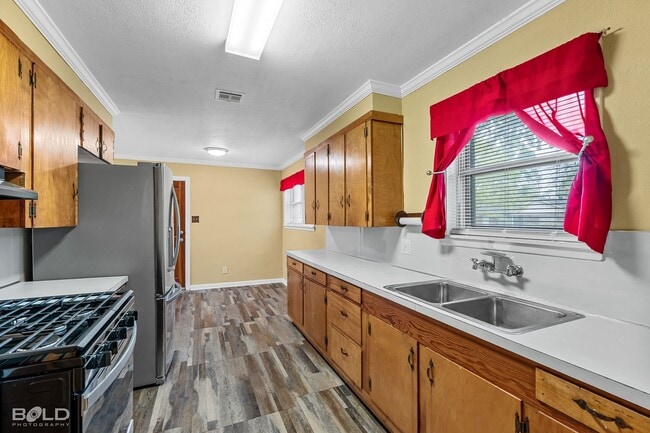 Photo - Check Out this 3 bed 2 bath!! House