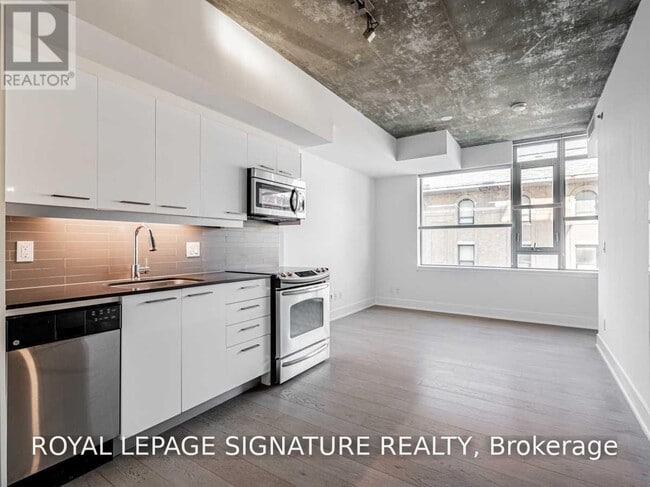 Photo - 630 Queen St E Unit 212