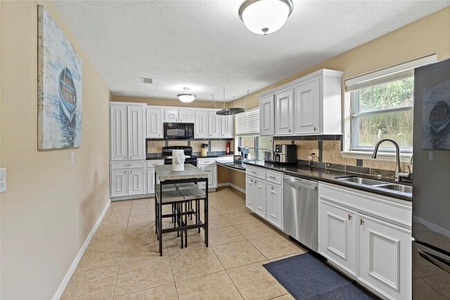 Photo - 1405 Delabrook Ct