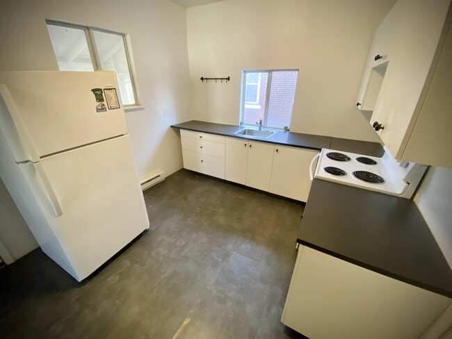 Photo - 144 South West End Boulevard