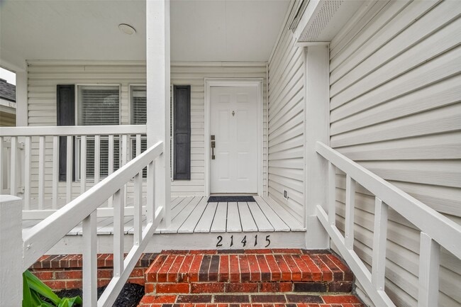 Building Photo - 21415 Sweet Grass Ln