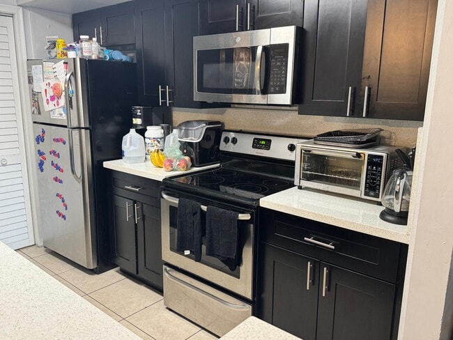 Photo - 4952 Sheridan St