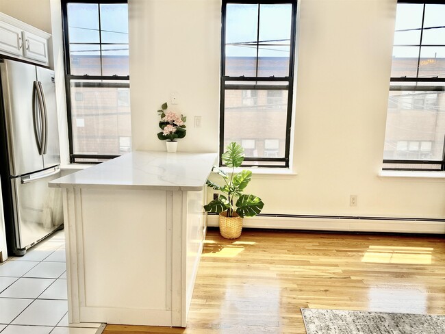 Building Photo - 88 SOUTH St Unit 3 Rental