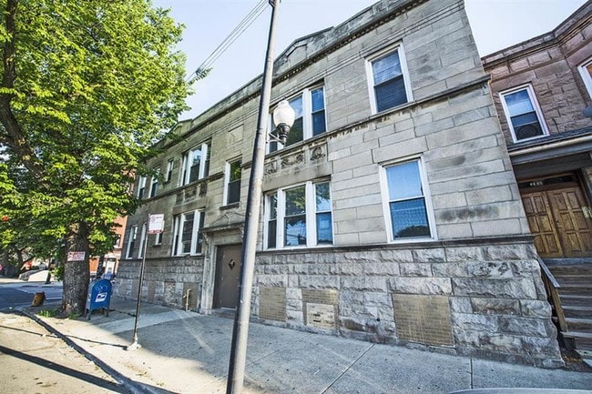 Building Photo - 3560-64 W Cermak Rd Rental