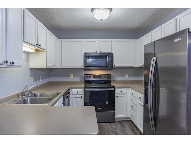 Photo - 1118 Larkspur Ln