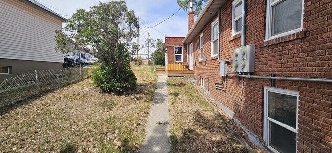 Photo - 1015 Pine Ave