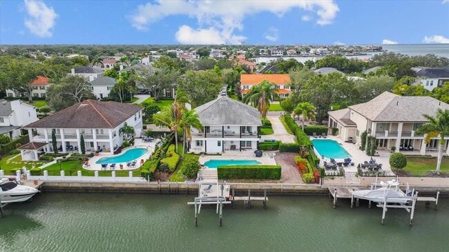Building Photo - 4921 Lyford Cay Rd Rental