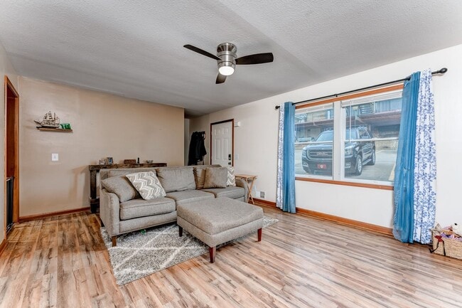 Building Photo - 9 Riddle Ct