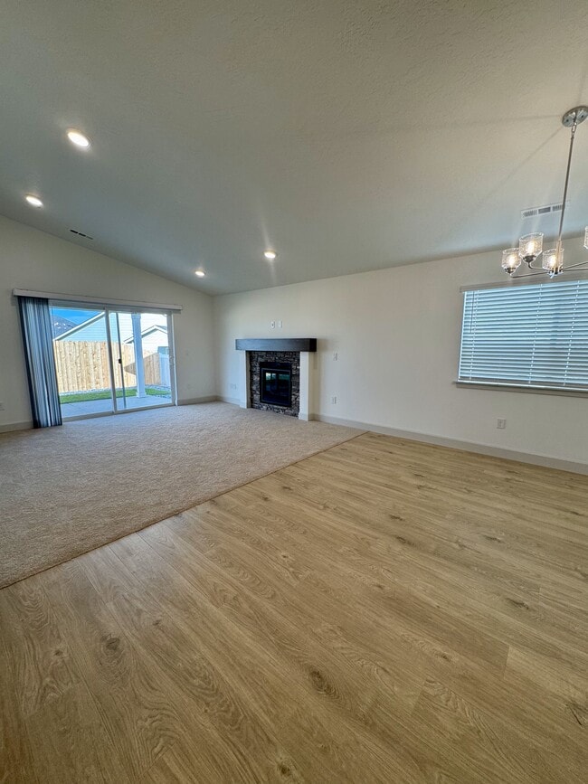 Photo - 1694 Wilson St