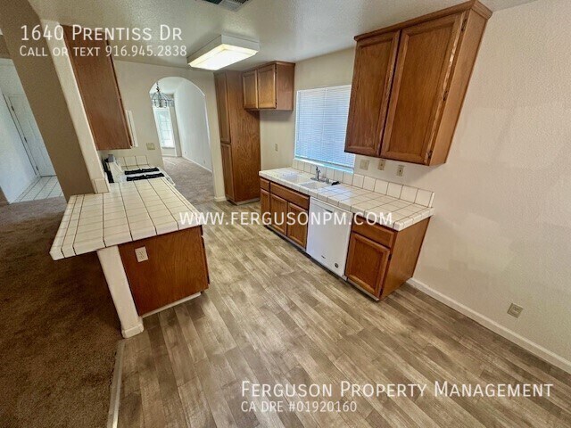 Photo - 1640 Prentiss Dr