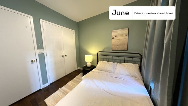 Room in Shared 3 bed/1 bath home in Upper East Side