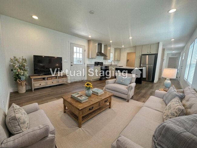 Photo - 2060 N Center St