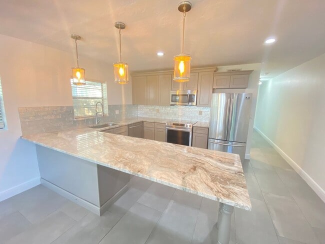 Photo - 1001 E Pine St