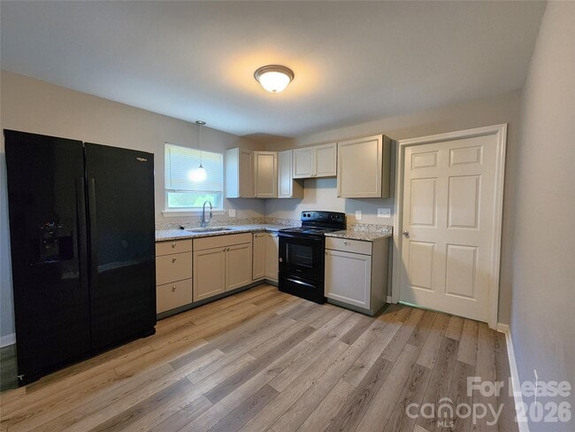 Photo - 4633 Club View Dr