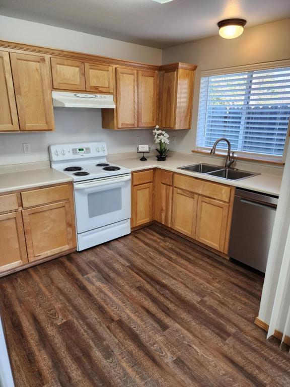 Photo - 357 NE Cooper Ln