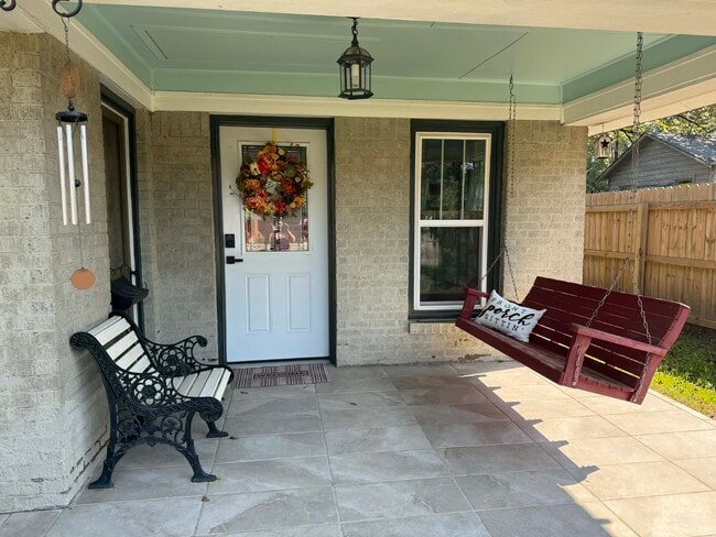 Photo - 606 N Polk St