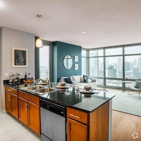 Building Photo - 585 W Kinzie St Rental