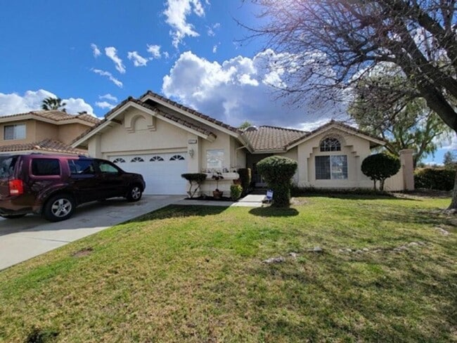 Building Photo - 32271 Corte Las Cruces Rental