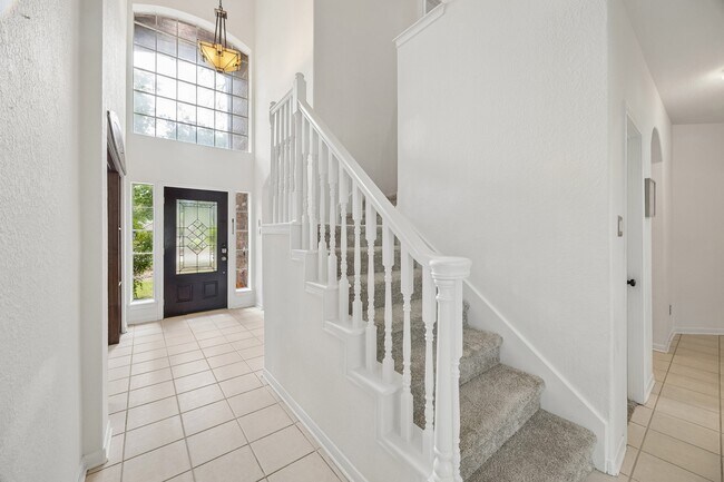 Photo - 14 Guinevere Pl