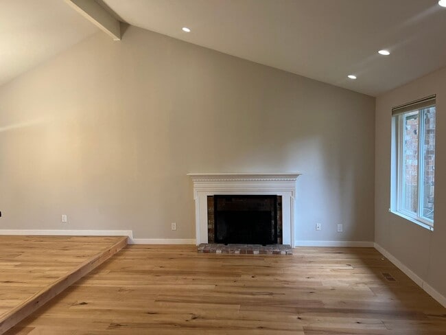 Photo - 4bd/2.5ba Bellevue Home