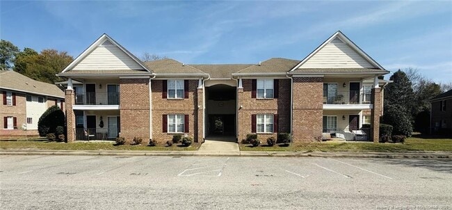 Building Photo - 1750 Renwick Dr